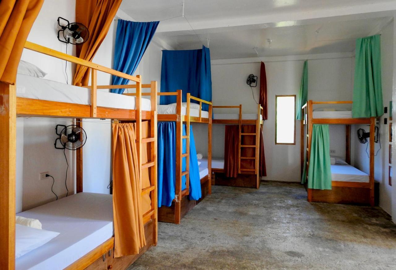 Three Little Birds Surf Hostel General Luna  Exterior foto