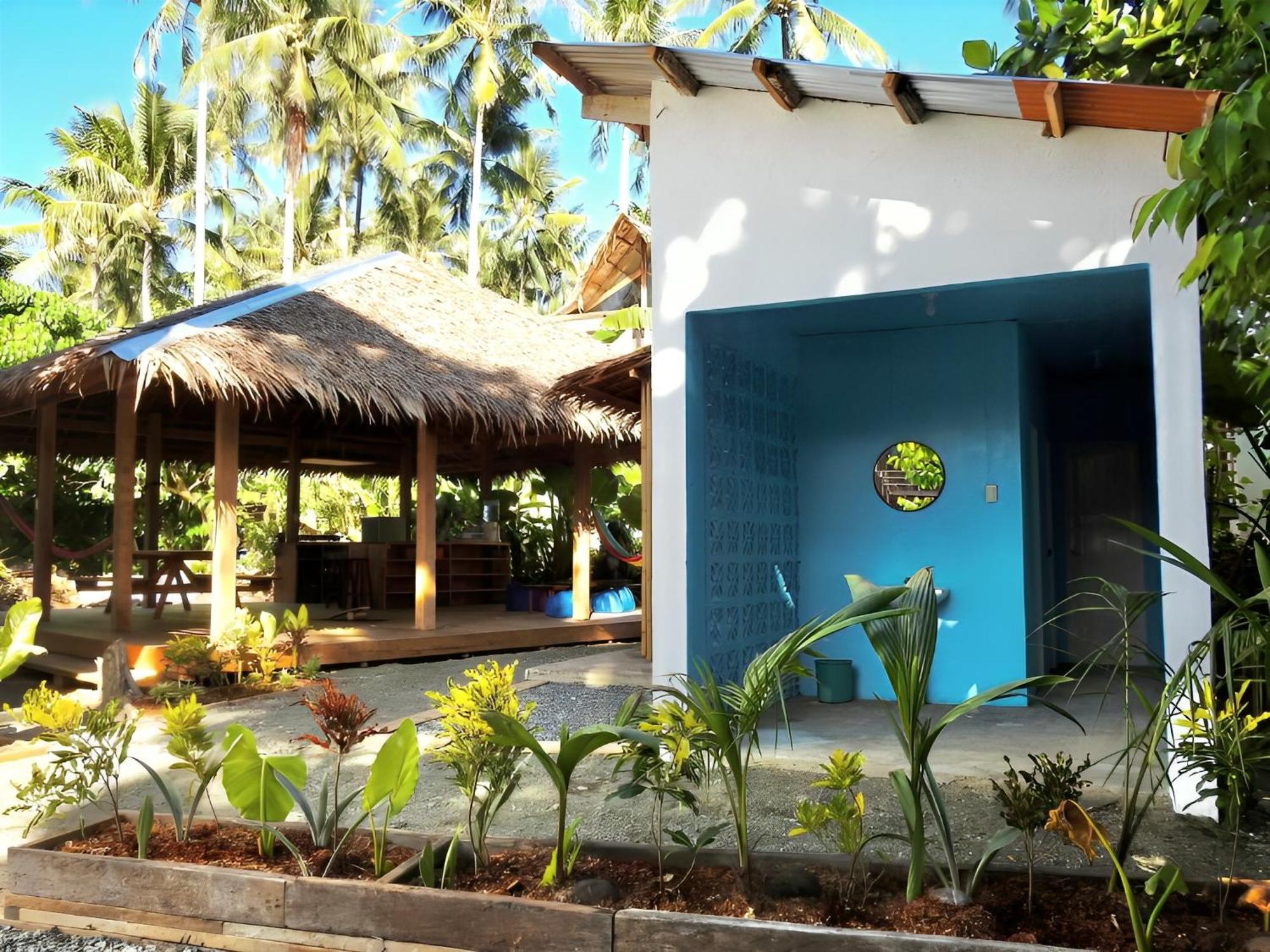 Three Little Birds Surf Hostel General Luna  Exterior foto